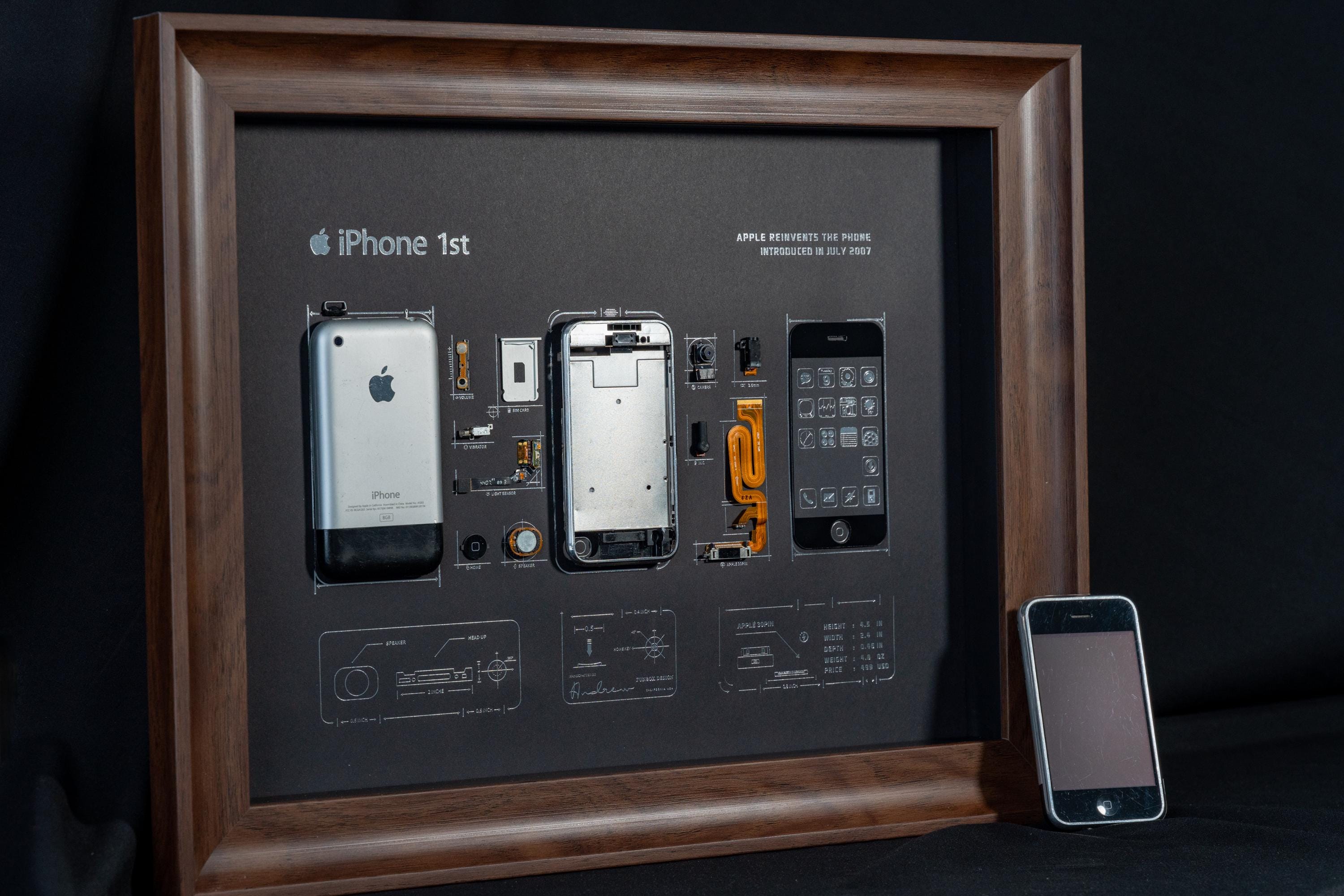 フレーム付き分解済みiPhone 1（初代）アート、分解アート、フレーム