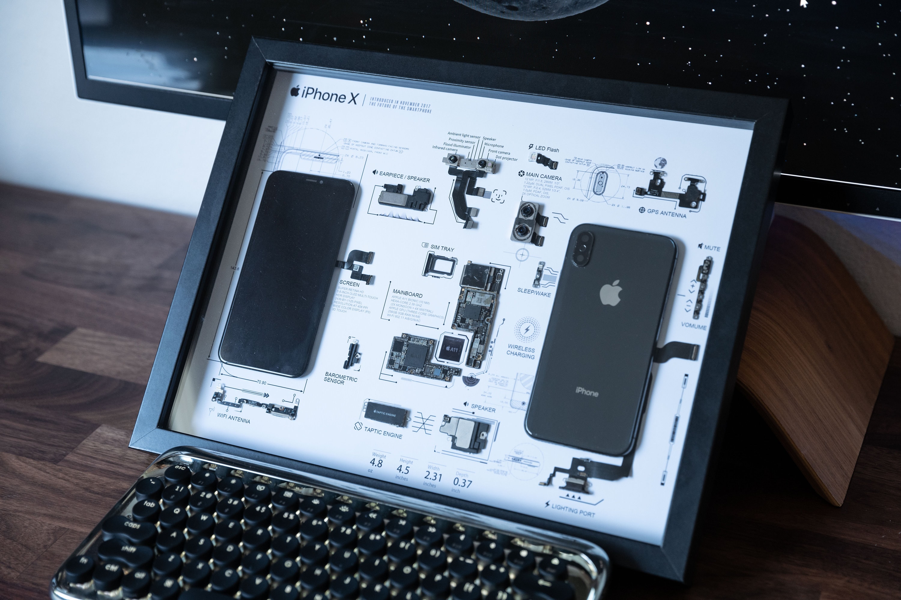 フレーム付き分解iPhoneアート、分解アート、フレーム付きiPhone