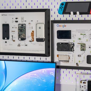 Lote de arte de teléfono desmontado (iPhone 1 y HTC Dream G1), lote de teléfono enmarcado, desmontaje de teléfono iOS y Android, arte mural para teléfono, decoración del hogar imagen 3