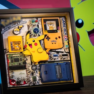 Disassembled Gameboy Color Frame, Disassemble Game Art, GBC Teardown, Frame Wall Art, Wall Decor, Gameboy Color, GBC Disassmbly, Game Decor