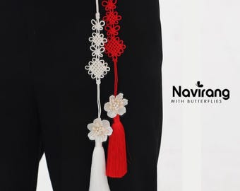 Colgante de flor blanca Norigae - Charm de borla hecho a mano coreano / Accesorio para Hanbok