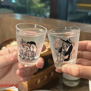 Color-Changing Soju Glass Set (3 pcs/ 60 ml) - Traditional Korean folk Kim Hong-do painting
