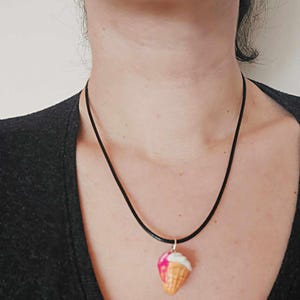 Eis Halskette | Fimo Essen Schmuck | Süßer Eistüte Anhänger | Kawaii Medaillon | Lustiges Sommer-Accessoire