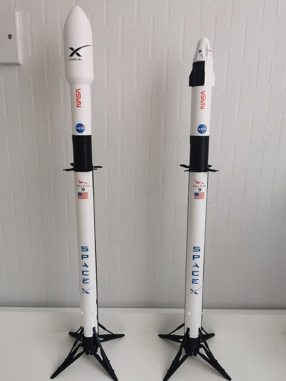 SpaceX falcon 9 rocket ロケット 1:100 Flying SpaceX Falcon 9 Model Rocket with Crew Dragon 1:100
