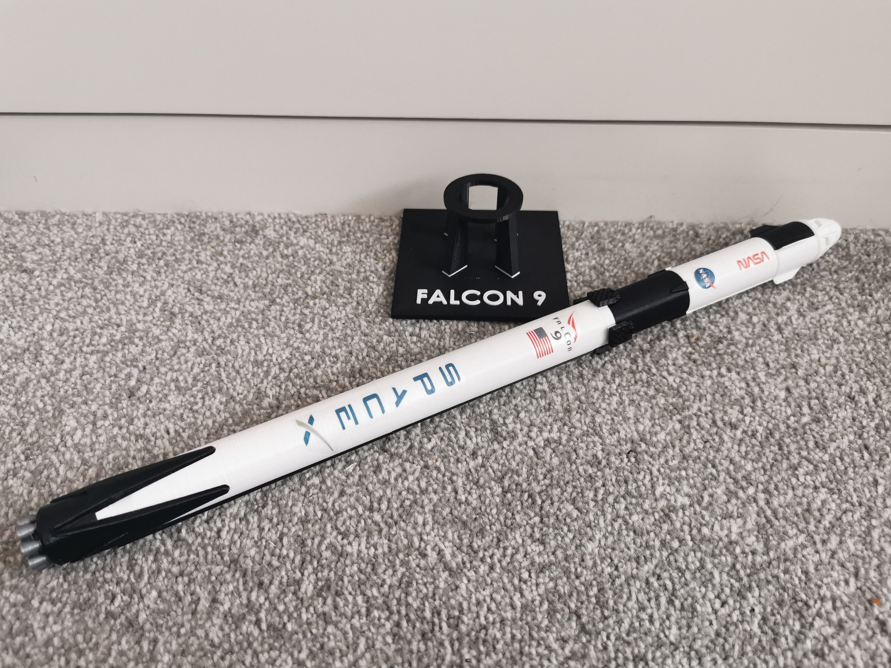 Spacex Falcon 9 Crew Dragon Scale 1:144 44cm | BEST Detailed