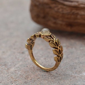 Natural Rainbow Moonstone Ring, Moonstone Ring, Brass Ring, Leaf Ring, Gemstone Ring, Crystal Stone, Healing Crystal Stone Ring