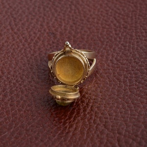 Gold Poisoner Ring with Secret Compartment, Labradorite Ring, Locket Ring, a Keepsake Gift, Personalized Jewelry, Gemstone Ring