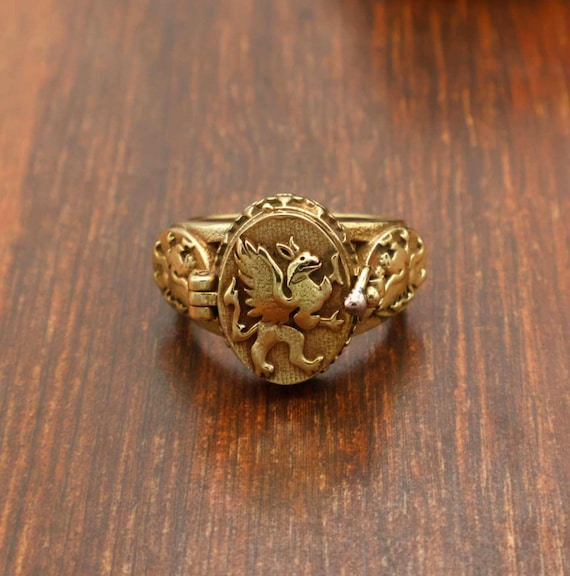 Griffin Locket Ring, Medieval Secret Compartment Ring, Mythical Creature Jewelry, Gothic Fantasy Gold Brass Ring, Renaissance Griffin Ring
