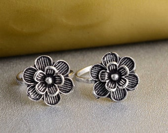 Oxidized Flower Toe Ring, Flower Ring, Silver Plated Ring, Adjustable Ring, Foot Ring