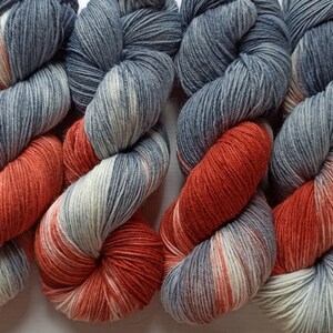 Hand-dyed sock yarn “Redstart”