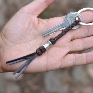 Braided leather keychain, keyfob for husband, men leather keychain, Men accessories, Teachers gift ideas, New neighbor gift, New home gift
