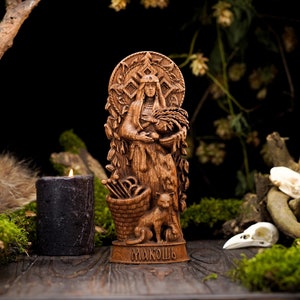 Mokosh wooden statue, slavic goddess statue, carved Mokosh statue, slavic mythology, slavic goddess statue, norse pantheon, Mokosh statue