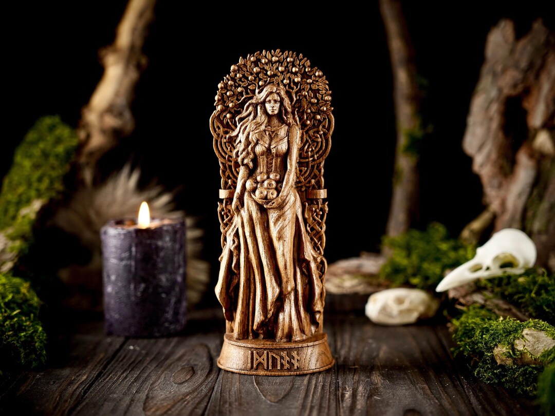 Idunn Norse Goddess, Viking Goddess Statue, Carved Pagan Statue, Idunn ...