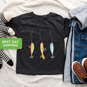 Baby Fishing Lures Onesie®, Fish Onesie®, Baby Onesie®,® Fishing Onesie® ,Boy Onesie®, Summer Onesie®, Baby Bodysuit imagem 6