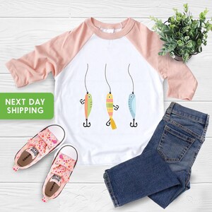 Baby Fishing Lures Onesie®, Fish Onesie®, Baby Onesie®,® Fishing Onesie® ,Boy Onesie®, Summer Onesie®, Baby Bodysuit imagem 4