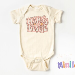 Mamas Bestie Onesie®, Retro Mädchen Body, Ich liebe meine Mutter Natural Onesie®, Babypartygeschenk, Muttertagsgeschenk, Retro Outfit für Mädchen