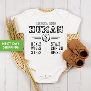 Body bébé humain niveau un, Grenouillère bébé gamer drôle®, Body bébé humain niveau 1, création d&#39;un nouveau personnage, Vêtements pour bébé nerd, Cadeau rigolo pour bébé
