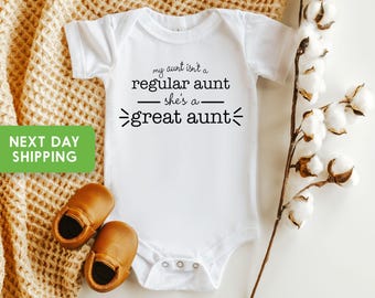 Great Aunt Baby Onesie®, My Aunt Isn't A Regular Onesie® For Baby, Great Tante Romper voor verjaardag, verjaardagsbaby