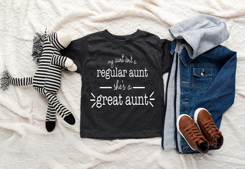 Great Aunt Baby Onesie®, My Aunt Isn't A Regular Onesie® For Baby, Great Aunt Bodysuit For Birthday, Birthday Baby Bild 4