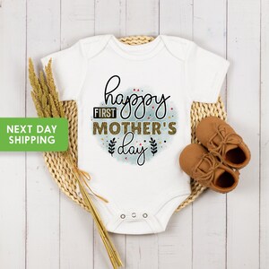 Happy First Mother&#39;s Day Onesie®, 1st Mother&#39;s Day Onesie®, Mother&#39;s Day Onesie®, Baby Mother&#39;s Day Outfit, Mothers Day Baby Bodysuit