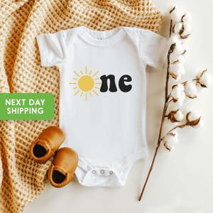 Sonne Geburtstag Baby Body®, Meine erste Reise um die Sonne Onesie®, Erster Geburtstag Onesie®, Weltraum-Geburtstags-Bodysuit, Boho Geburtstag Onesie®