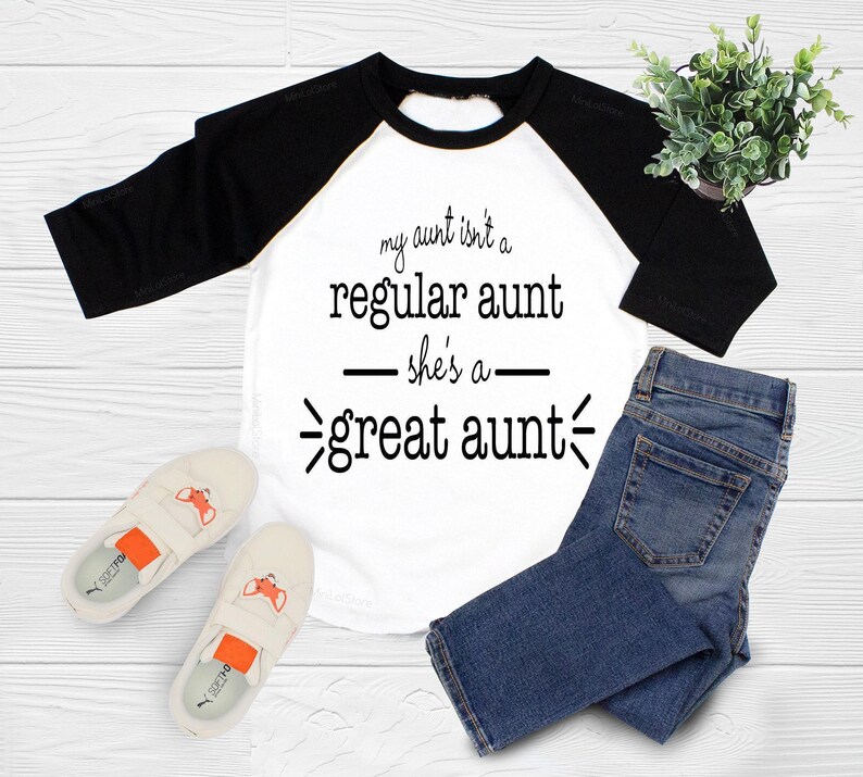 Great Aunt Baby Onesie®, My Aunt Isn't A Regular Onesie® For Baby, Great Aunt Bodysuit For Birthday, Birthday Baby Bild 6