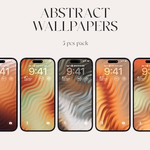Könnte beinhalten: Fünf Smartphones in einer Reihe, jedes mit einem einzigartigen abstrakten, wellenförmigen Hintergrundbild in warmen Orange-, Braun- und Cremetönen. Der Text "ABSTRACT WALLPAPERS" und "5 pcs pack" ist schwarz über den Geräten gedruckt.