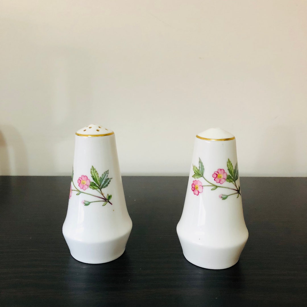 Minton Meadow Bone China England Salt & Pepper Shakers / Vintage Salt ...