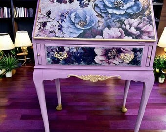 Bureau / Desk - lilac floral