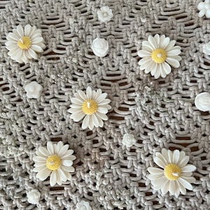 Zonnebloem - kaars - madeliefjekaars - bloemenkaars - cadeau - decoratie - handgemaakt - vegan - koolzaadwas - zomer - liefde - madeliefjes