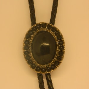 retro bolo tie  Oval Black Agate Bola Bolo Tie Necklace - Wedding Necklace for Men Women Groomsmen Bridegroom - Western Cowboy Necktie