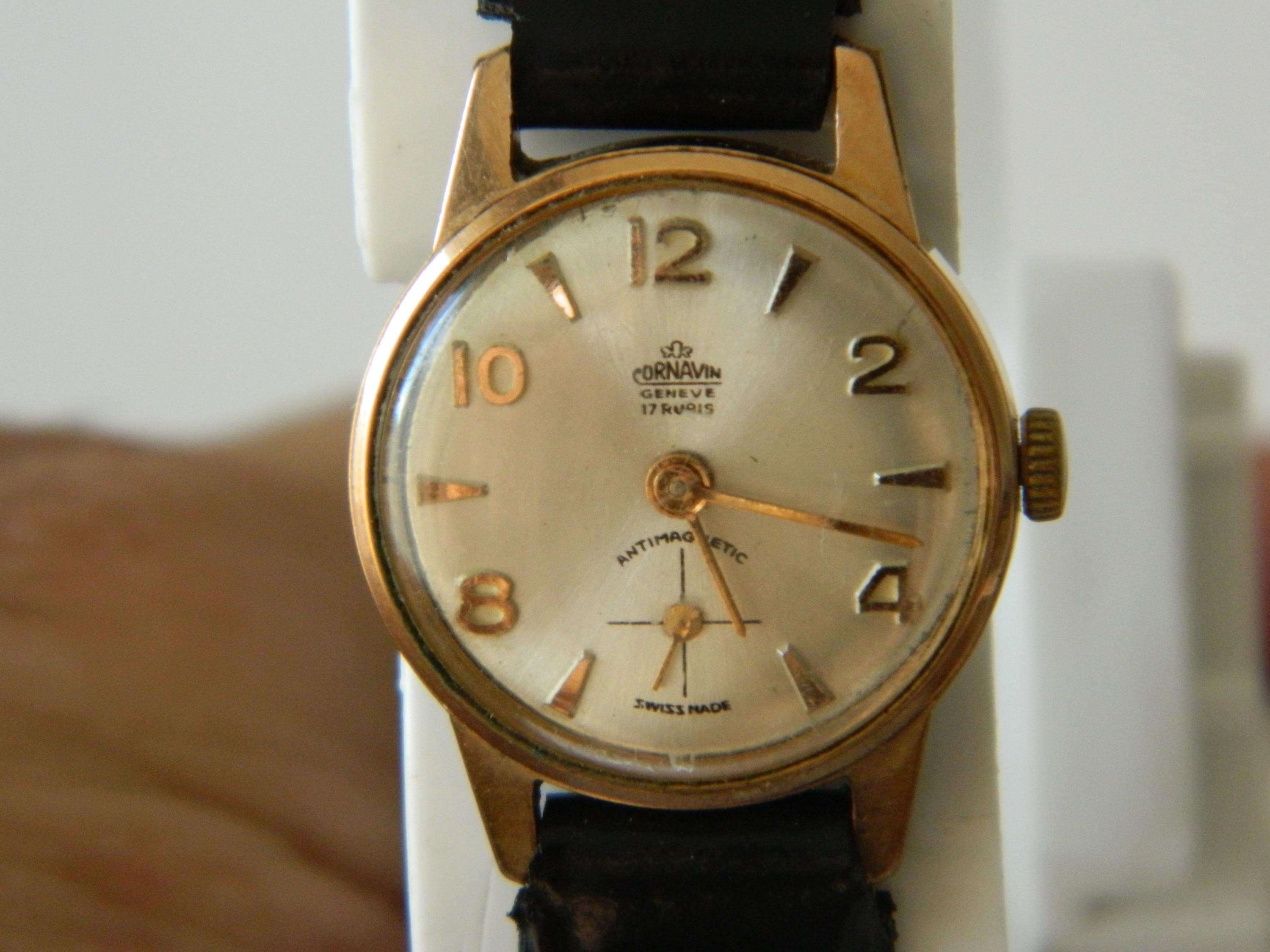Vintage Cornavin Genève 17 Jewels Ladies Wristwatch – Swiss Made