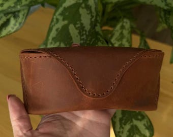 Handmade Leather Glasses Case: Engraved Sunglasses Protection