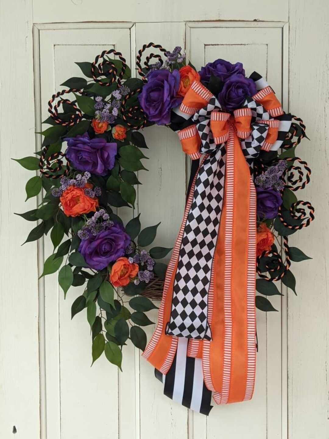 Réalisez une couronne de porte Halloween en branches Réalisez une couronne de porte Halloween en branches