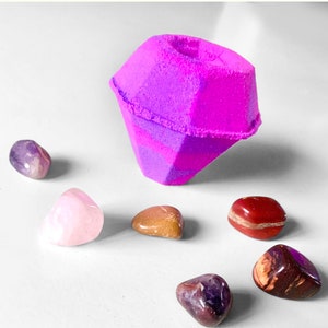 Bomba de baño de diamante con cristal curativo sorpresa / Vegana, aroma alegre