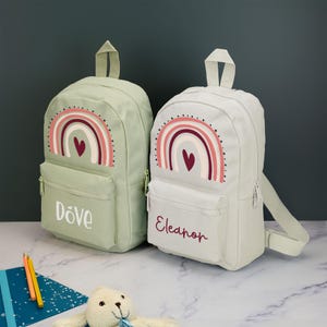 Personalisierte Regenbogen Kinder Rucksack Individuell mit Namen Auswahl der Farben Herzen Schultasche mit verstellbaren Trägern