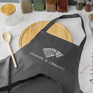Delantal de cocina con el mensaje &quot;Se acerca la cena&quot;, divertido juego de tronos, referencia para cocinar en casa, chef, varios colores disponibles