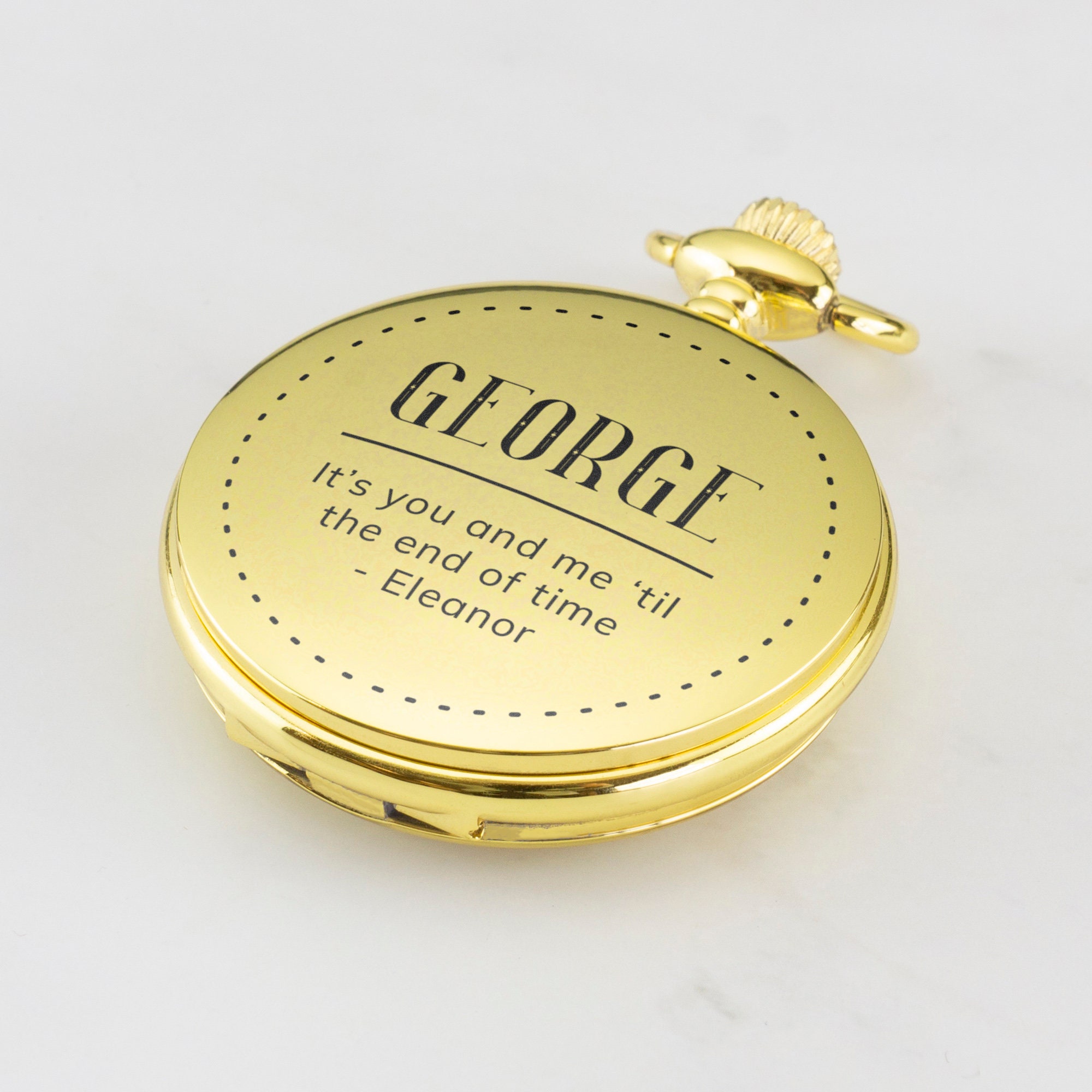 お好みのイニシャルをプリントしたパーソナライズ懐中時計。ゴールドとシルバーからお選びいただけます。 - Etsy 日本