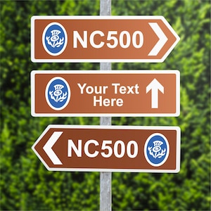 パーソナライズされたスコットランド北海岸 500 NC500 方向道路標識アクリル UV プリント穴オプション