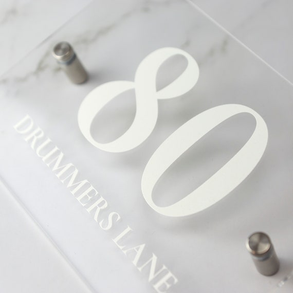Placa De Número De Casa Transparente En Acrílico Personalizada: El Detalle Elegante Para Tu Entrada (Fabricado En UK)