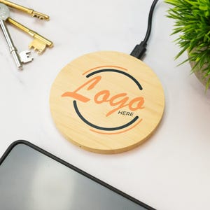 Cargador de teléfono inalámbrico de madera con logotipo personalizado para negocios, regalo