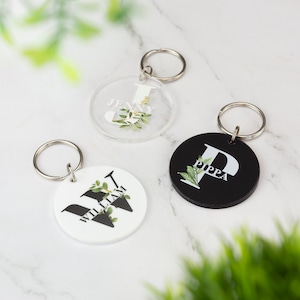 Llavero personalizado con monograma y nombre, letras del alfabeto, hojas, para novio, novia, San Valentín, música, amor, cumpleaños, boda, Navidad
