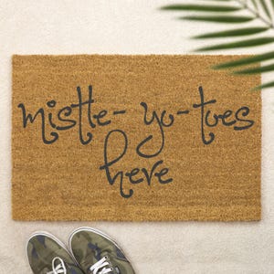 Christmas Doormat Mistle-Yo-Toes Here Brush Door Mat Pun Front Doormat Christmas Decor Gift Xmas Doormat Festive Gift Holidays