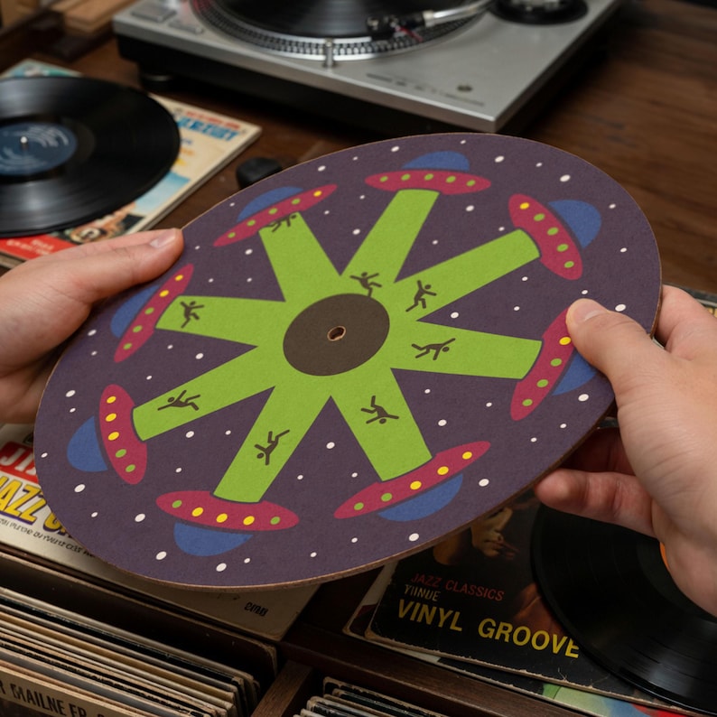 UFO Zoetrope Slip Mat DJ Turntable Mat Alien Flying Saucer Vinyl Record ...