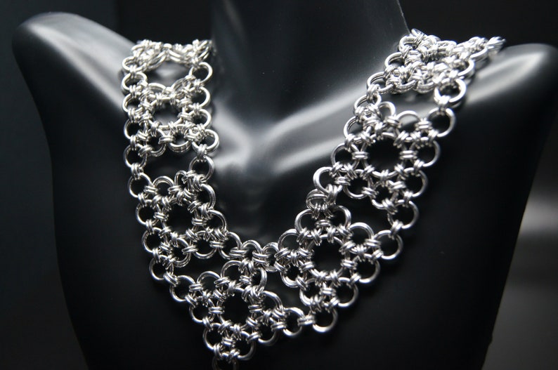 Japanese 12 in 2 V necklace