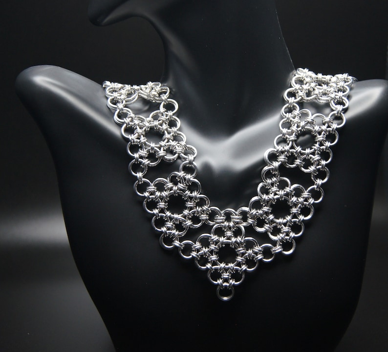 Japanese 12 in 2 V necklace