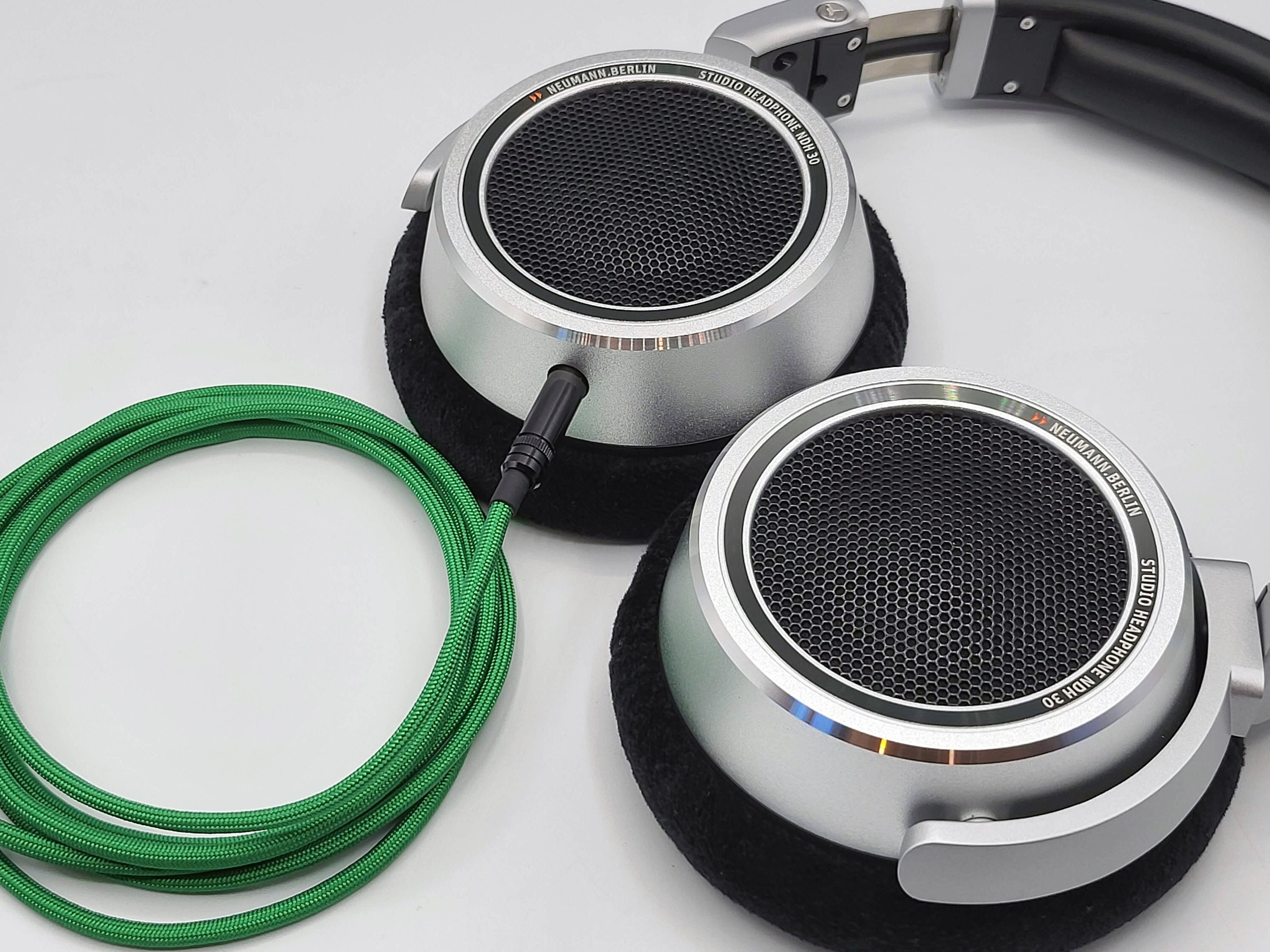 Neumann NDH-30 / NDH-20 ヘッドフォンケーブル - Mogami 26AWG Neumann NDH-30 / NDH-20 ヘッドフォンケーブル - Mogami 26AWG