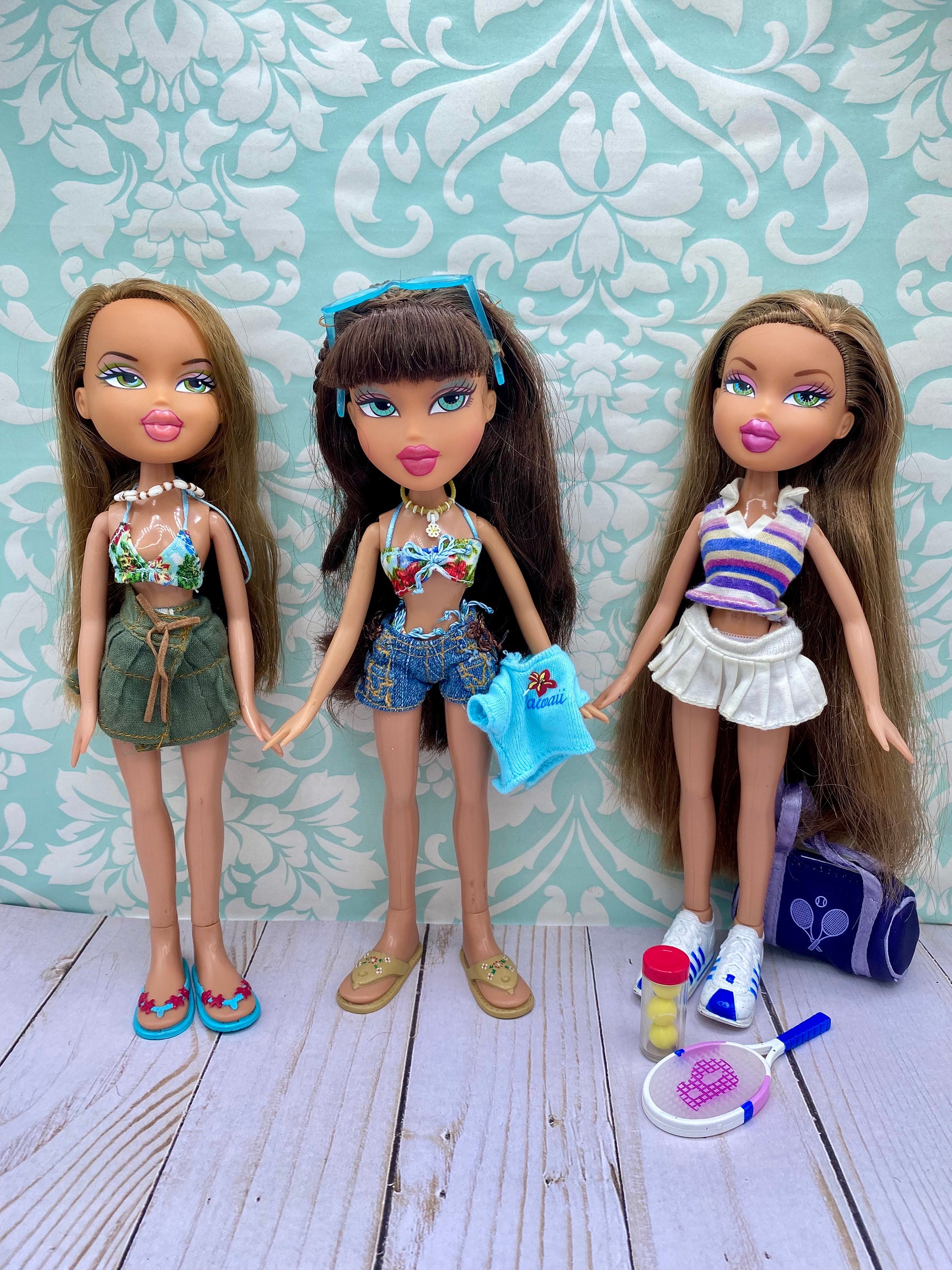 MGA BRATZ Doll Fianna 2003 Stylin' Salon 'N' Spa w Original Flip Flops +  Bottoms