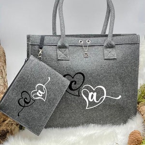 Filztasche mit Wunschmotiv/ individuell personalisiert/ MOM/ Mama/ Oma/ schönes Geschenk die Frau/ Erzieherin/ Lehrerin oder für sich Initialen Herzen