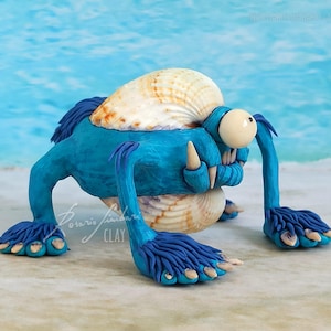 Figura de criatura fantástica, extraña, espeluznante y adorable, de concha de almeja. Escultura artística original para decoración de escritorio, miniatura de molusco totalmente hecha a mano.